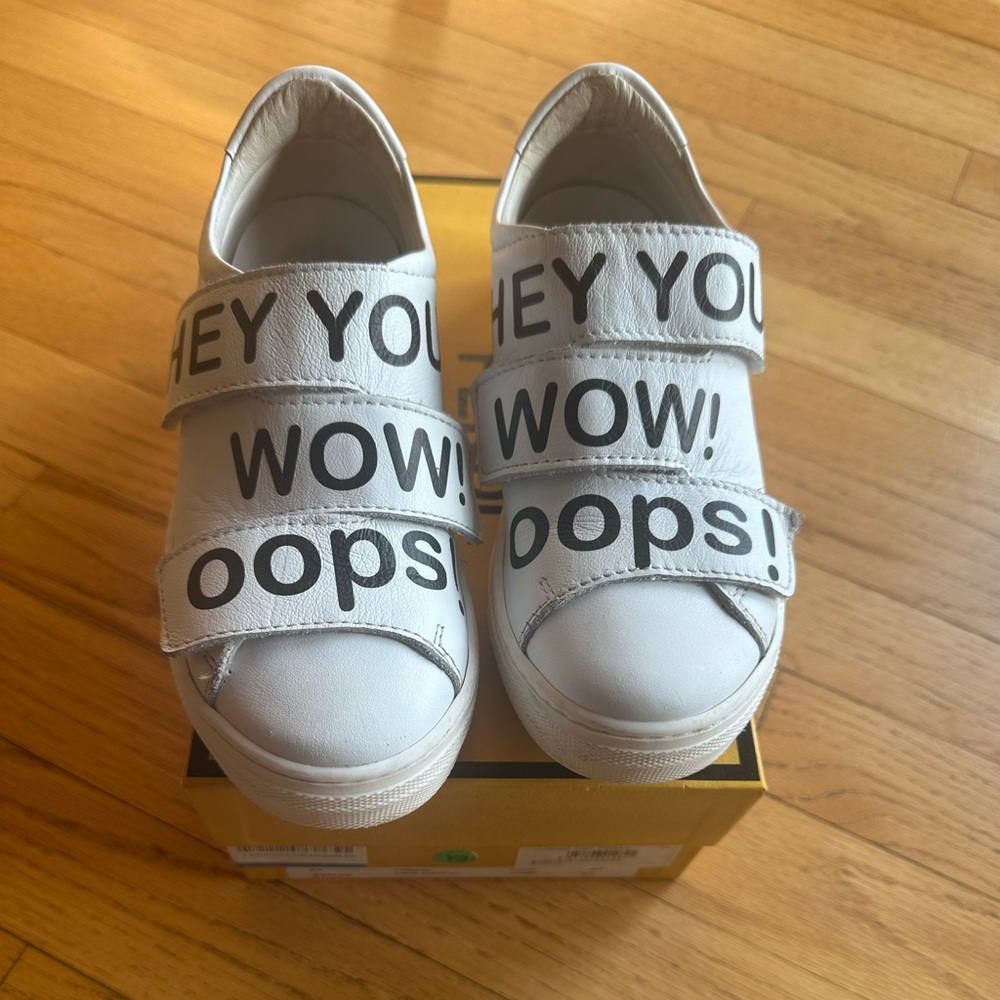 Children’s  gently worn Fendi sneaker  Velcro Hey, You, Wow, Oops   Size 32